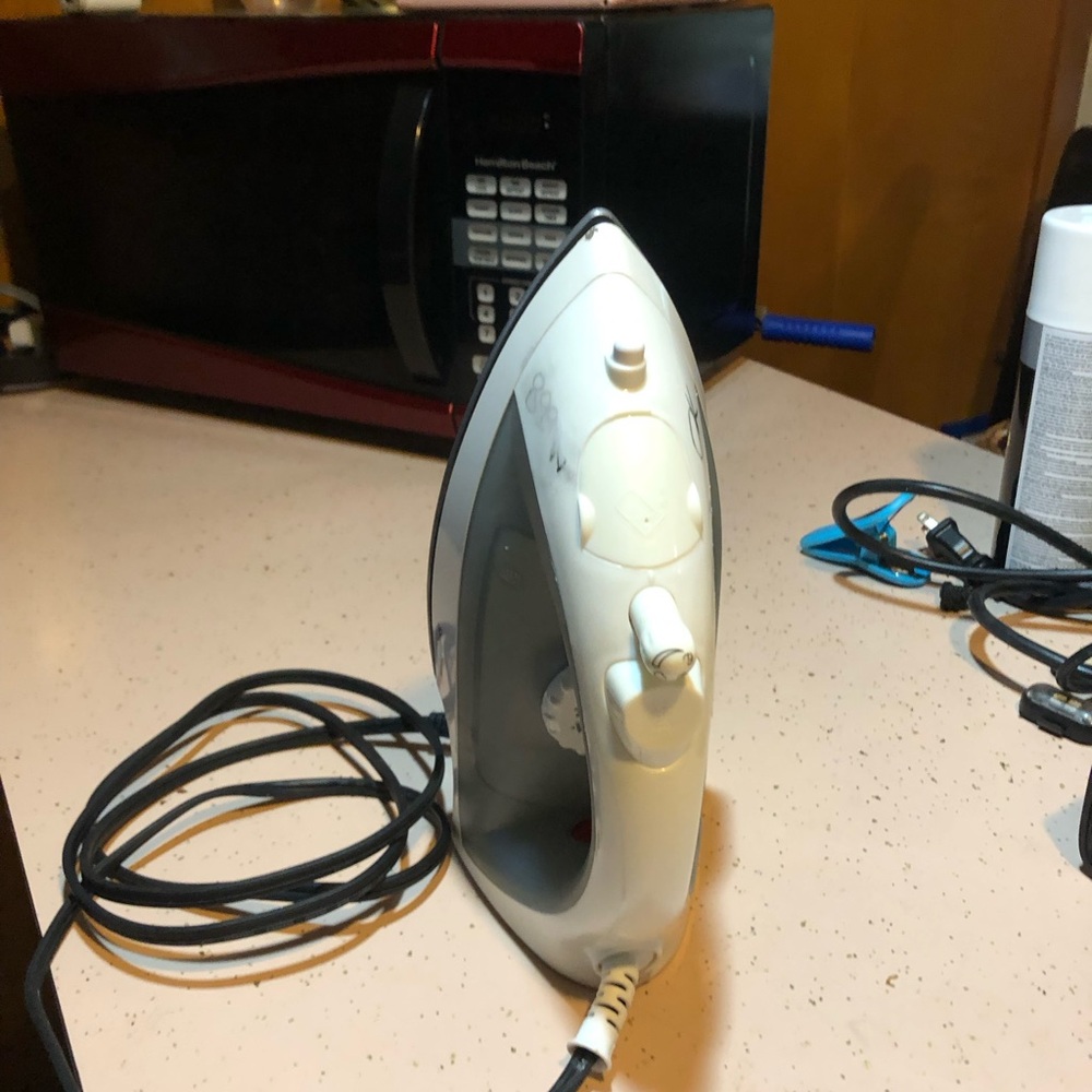 White and Gray Steam Iron